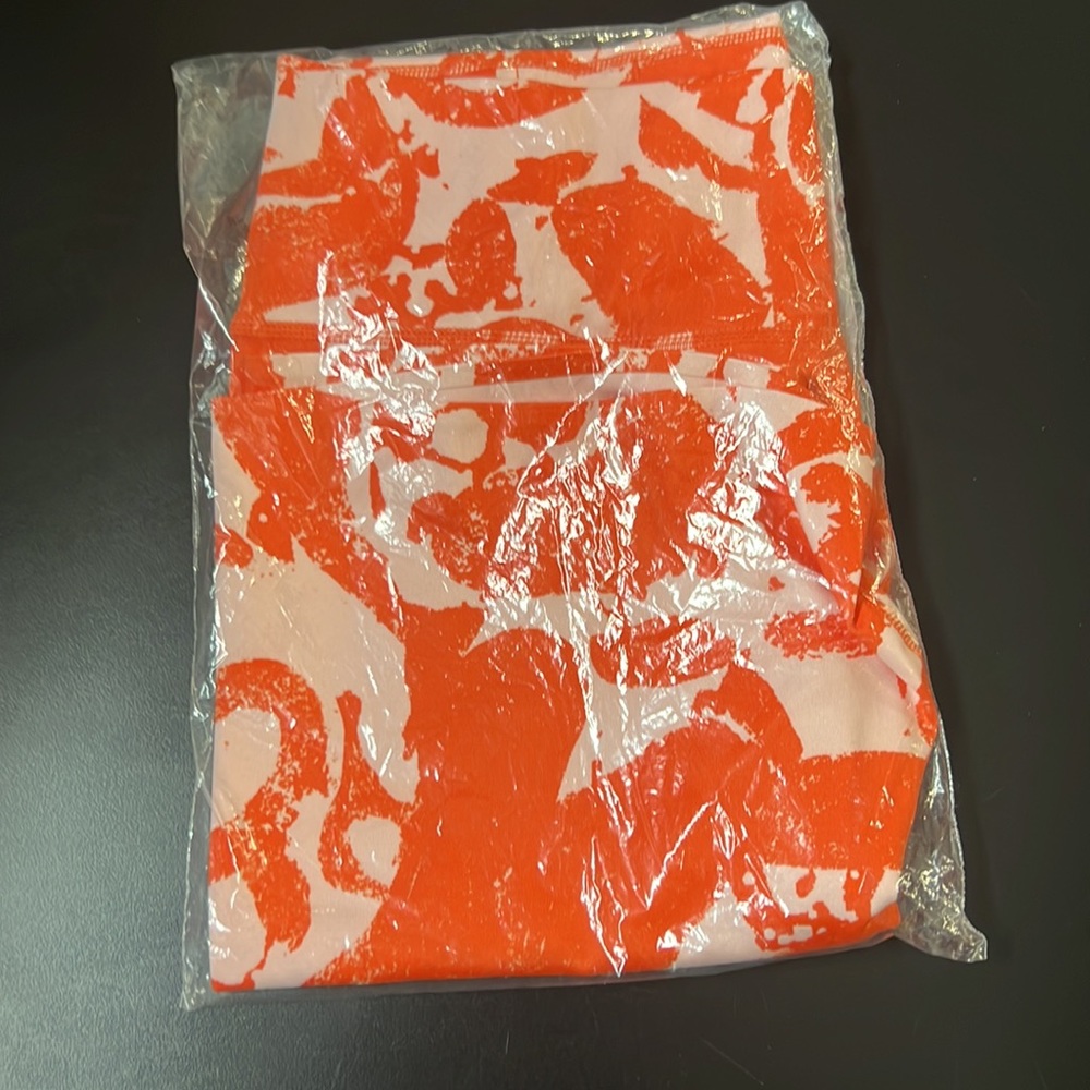 New Nike Women's One Luxe Icon Clash Training Bike Shorts Orange Medium - Picture 7 of 12